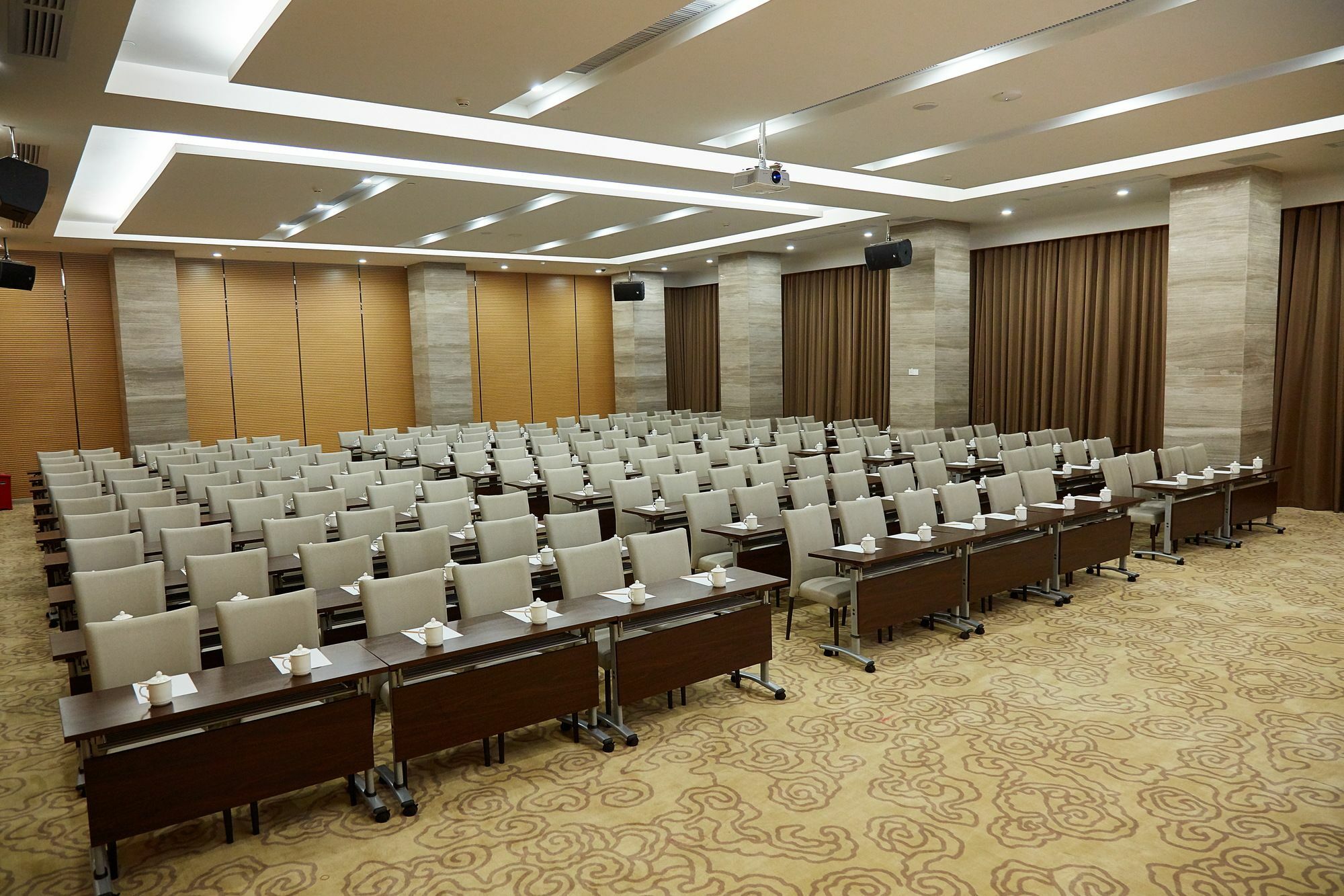 โรงแรมเดอะ เทาแซนด์ แลนเทิร์น เลก ฝอซาน ภายนอก รูปภาพ